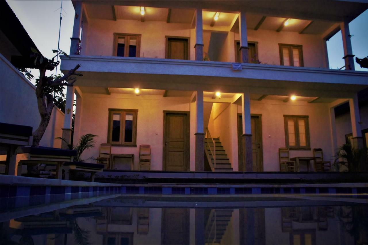 Adore Guesthouse Amed  Exterior photo