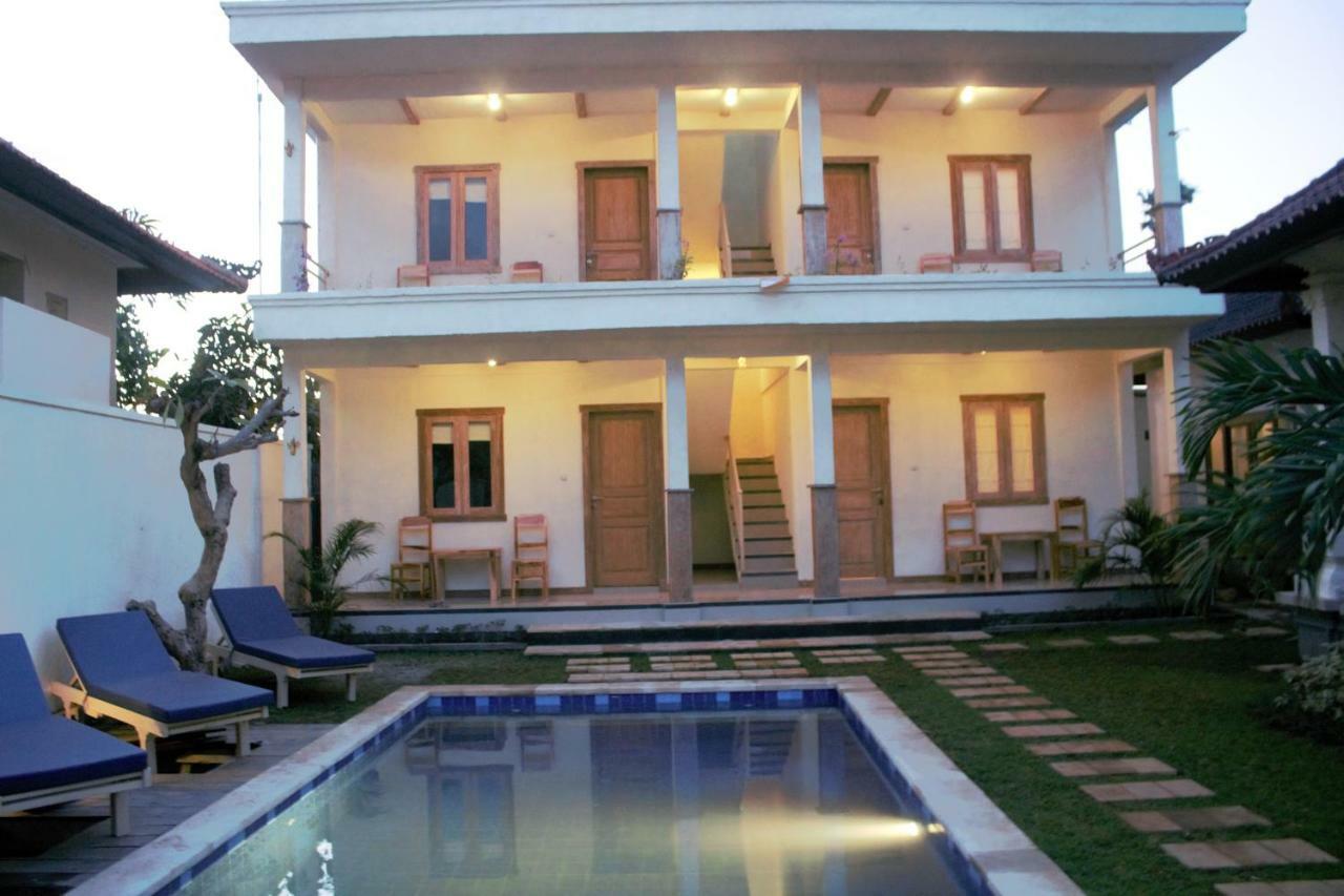 Adore Guesthouse Amed  Exterior photo