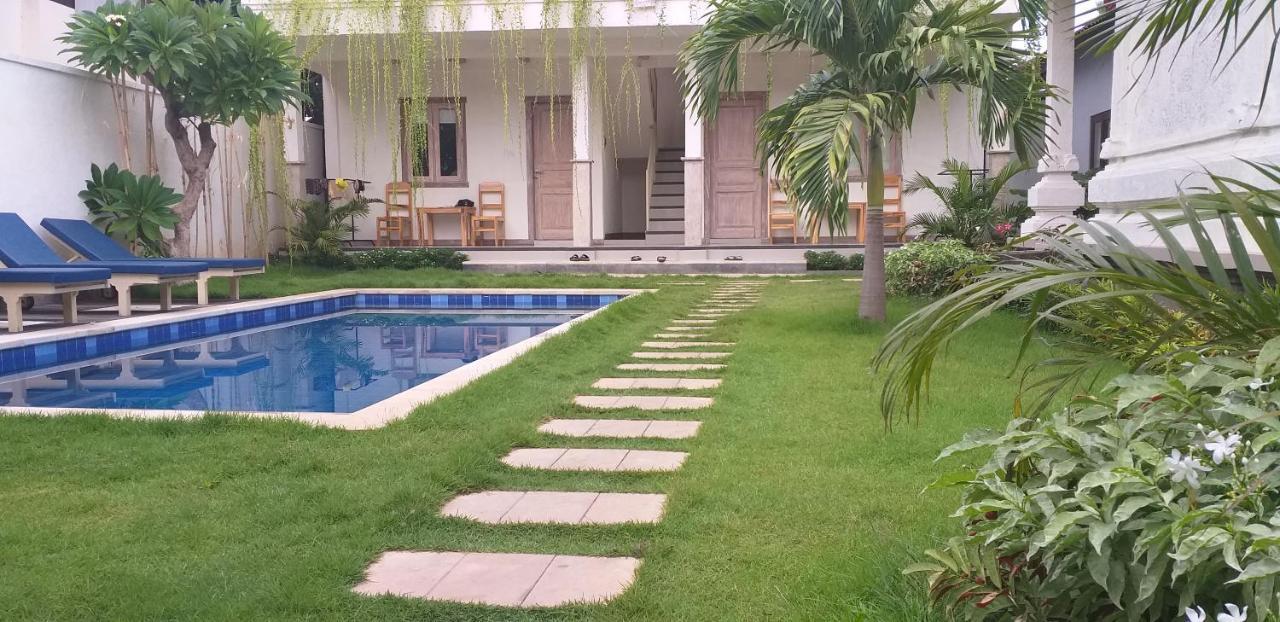 Adore Guesthouse Amed  Exterior photo